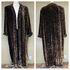 Vintage Lucy’s Silk leopard velvet duster coat